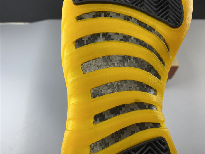 air jordan 12 retro "university gold" 130690-070