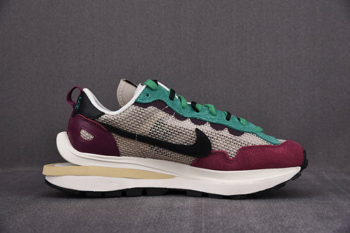 nike vaporwaffle sacai villain red neptune green dd3035-200