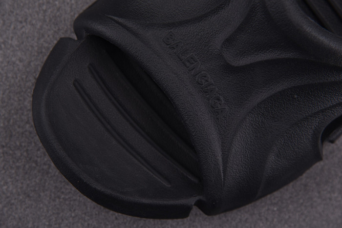 balenciag* sandal 16