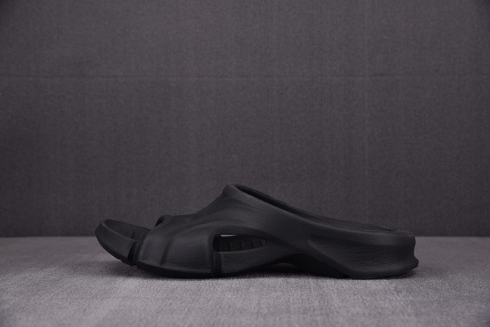 balenciag* sandal 16