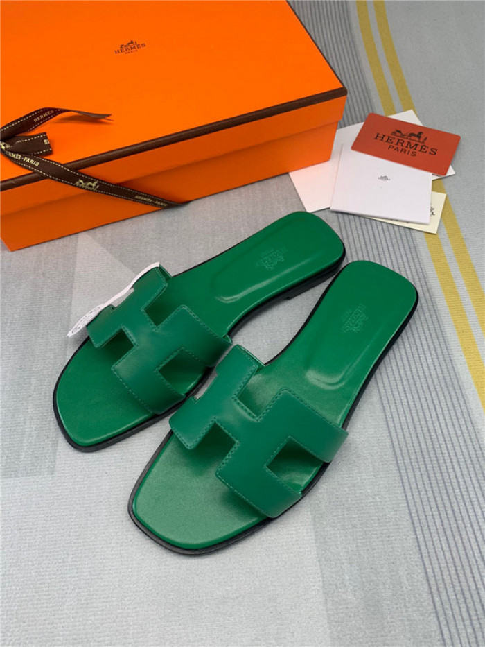 herme* sandal h22
