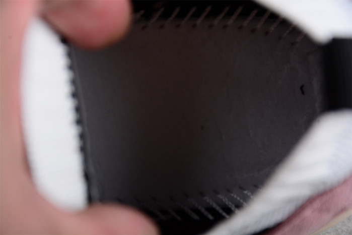 chane* snekaers c000008