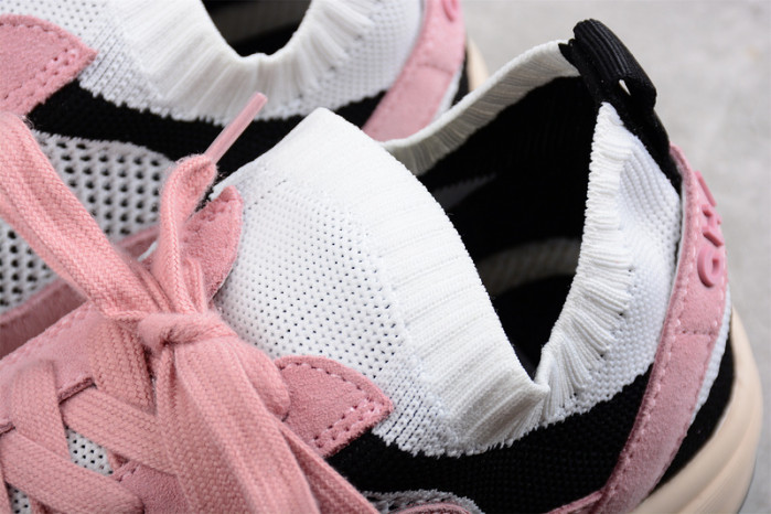 chane* snekaers c000008