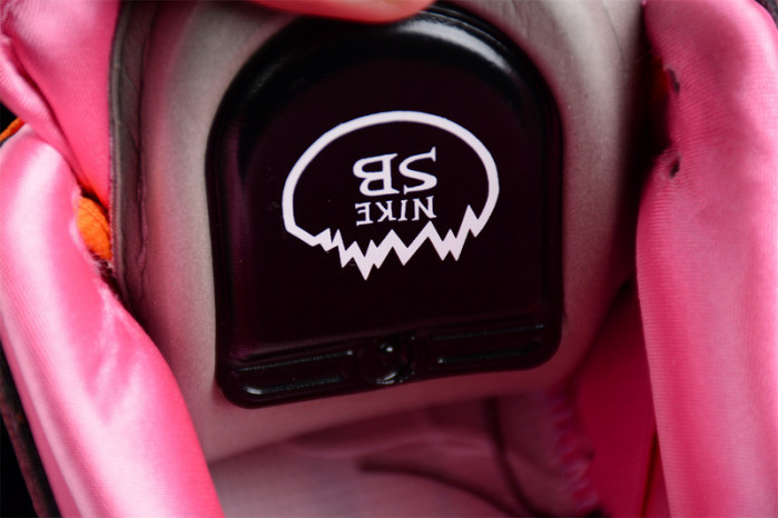 the powerpuff girls nike sb dunk low blossom fd2631-600