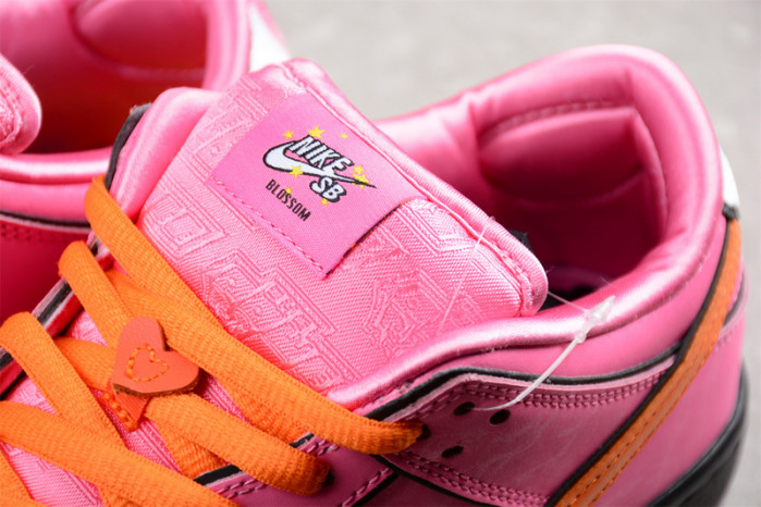the powerpuff girls nike sb dunk low blossom fd2631-600