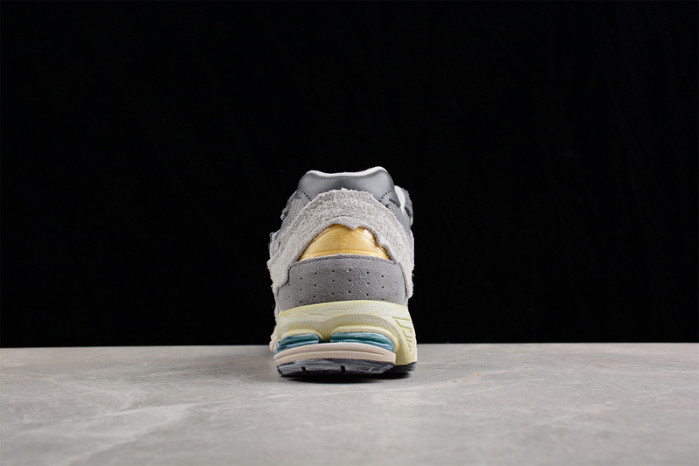 new balance 2002r protection pack rain cloud m2002rda