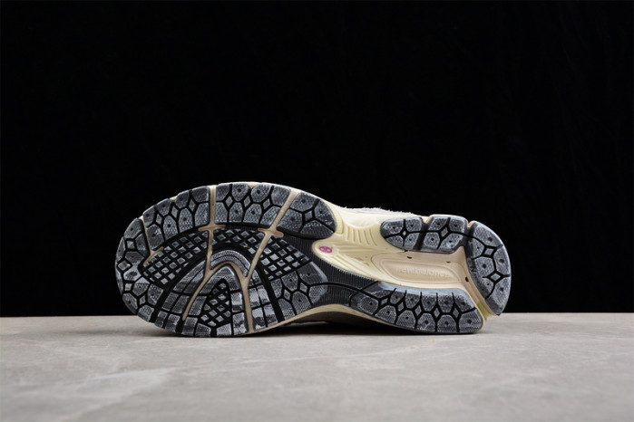 new balance 2002r protection pack rain cloud m2002rda