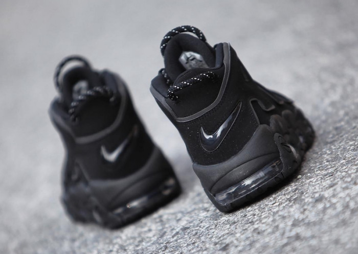 nike air more uptempo black white 414962-002