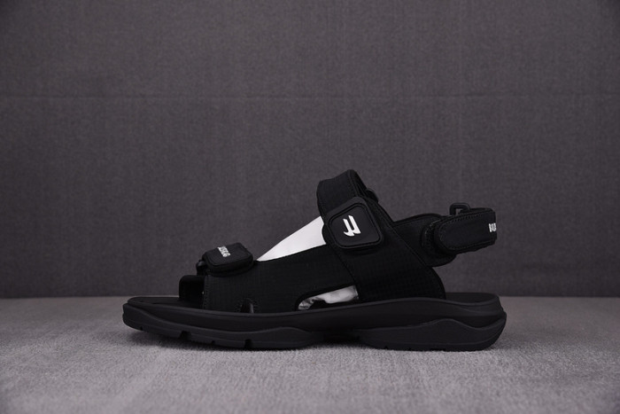 balenciag* sandal 18