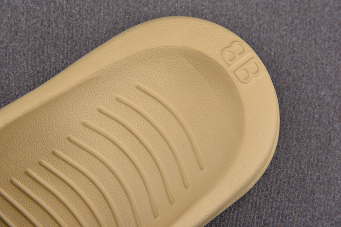 balenciag* sandal 17