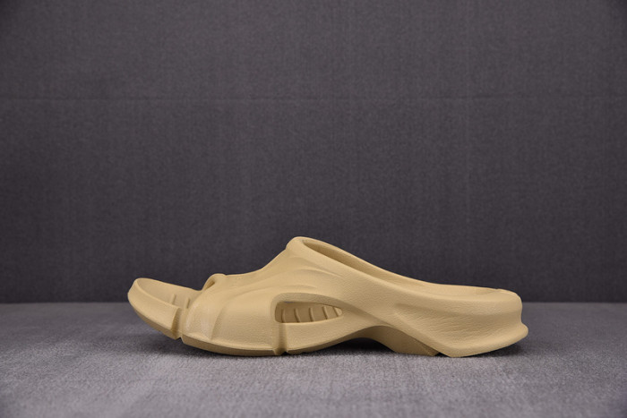 balenciag* sandal 17