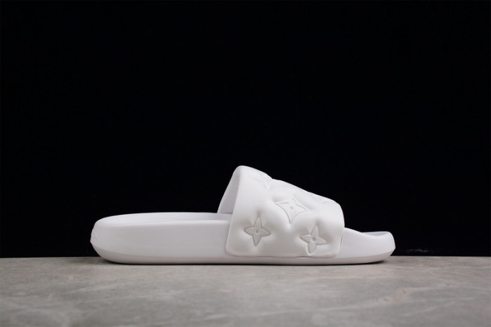 l&v slipper white 17