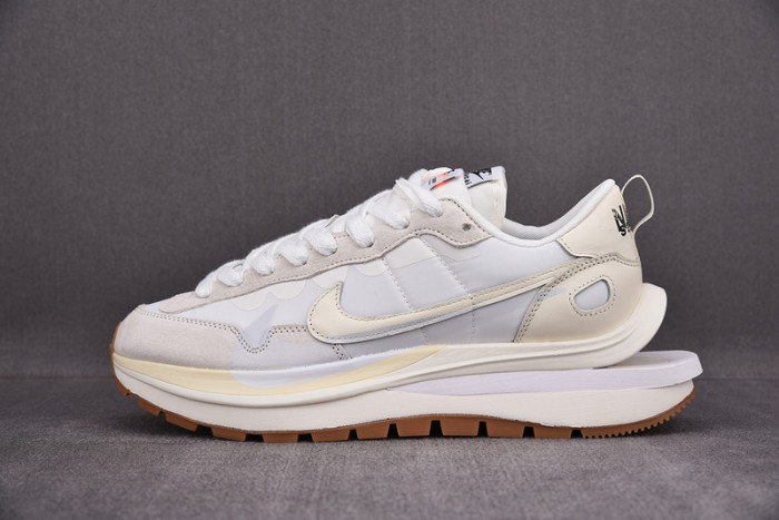 nike vaporwaffle sacai sail gum dd1875-100