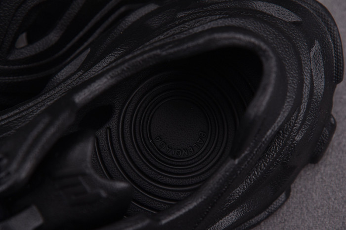 balenciag* hd lace-up sneaker w3ces1000