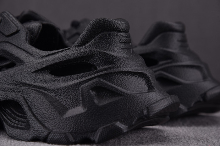 balenciag* hd lace-up sneaker w3ces1000