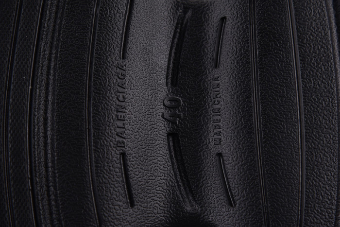 balenciag* hd lace-up sneaker w3ces1000