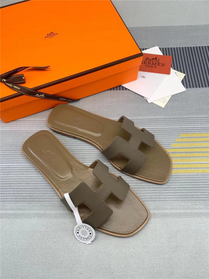 herme* sandal h49