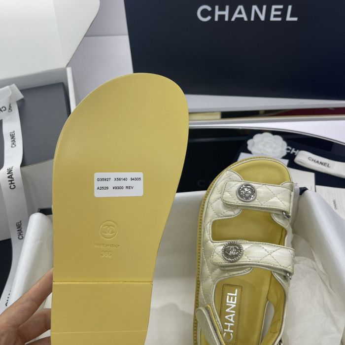 chane* sandal25